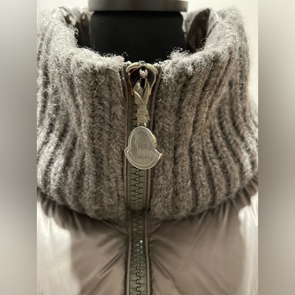 Moncler grey down jacket - Picture 3 of 6